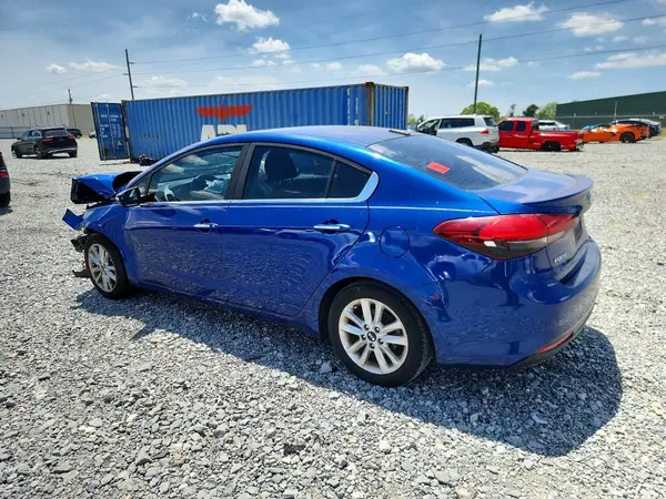3KPFL4A78HE041015 2017 KIA FORTE - Image 2
