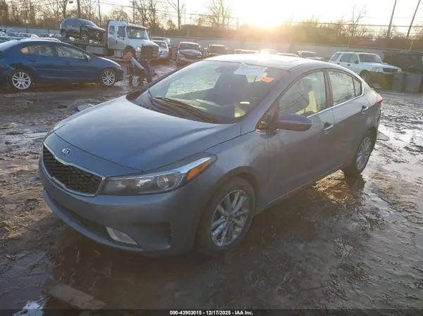 3KPFL4A78HE043346 2017 KIA FORTE - Image 2