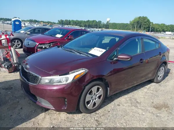 3KPFL4A78HE044156 2017 KIA FORTE - Image 2