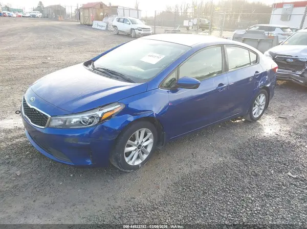 3KPFL4A78HE044576 2017 KIA FORTE - Image 2