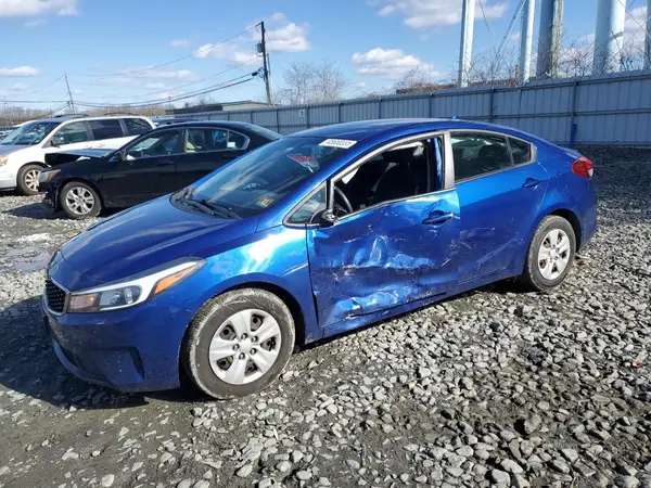 3KPFL4A78HE047168 2017 KIA FORTE - Image 1