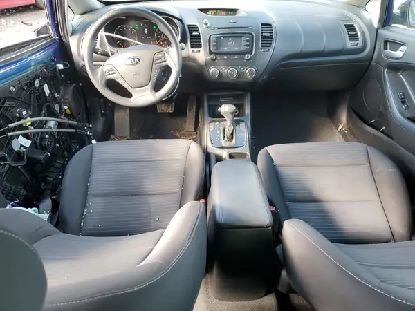 3KPFL4A78HE047168 2017 KIA FORTE - Image 8