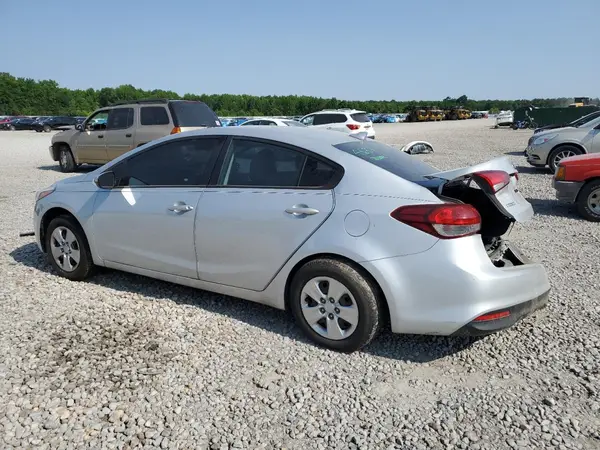 3KPFL4A78HE048076 2017 KIA FORTE - Image 2