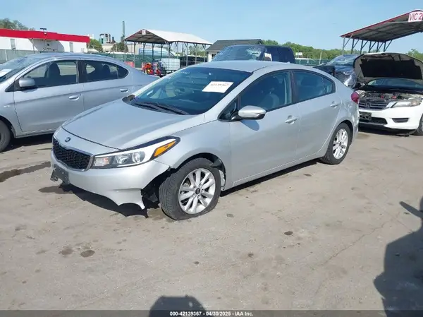3KPFL4A78HE051978 2017 KIA FORTE - Image 2