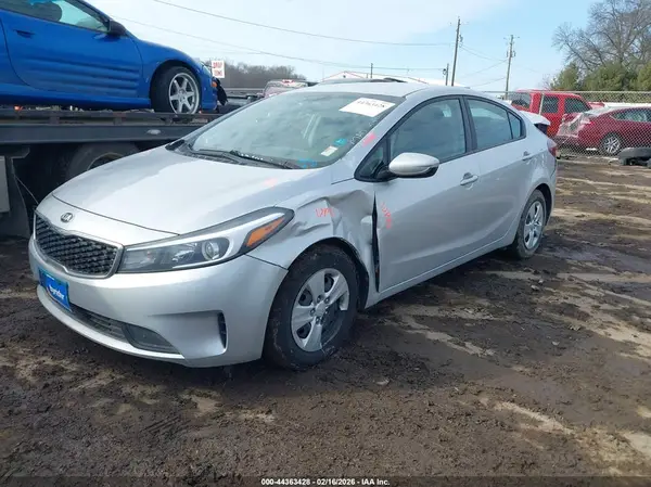 3KPFL4A78HE054279 2017 KIA FORTE - Image 2