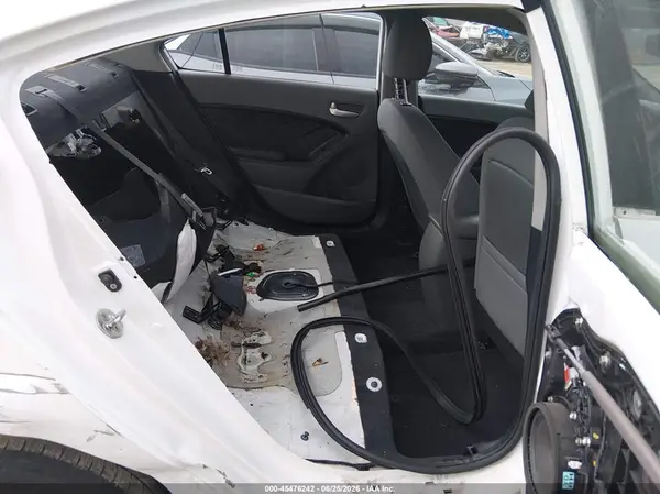 3KPFL4A78HE057599 2017 KIA FORTE - Image 8
