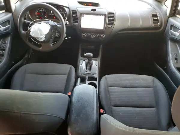 3KPFL4A78HE059420 2017 KIA FORTE - Image 8