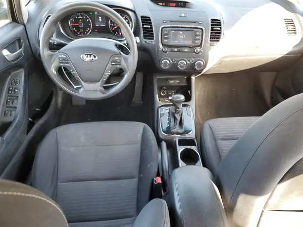 3KPFL4A78HE063435 2017 KIA FORTE - Image 8