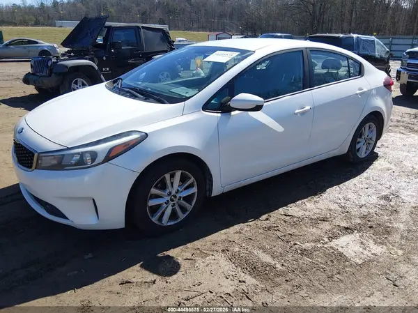 3KPFL4A78HE063676 2017 KIA FORTE - Image 2