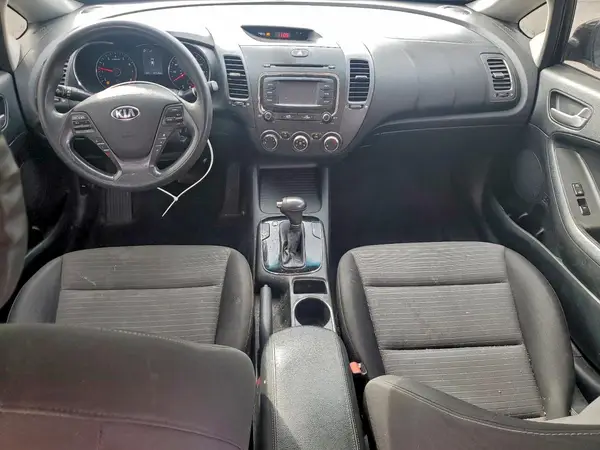 3KPFL4A78HE065282 2017 KIA FORTE - Image 8