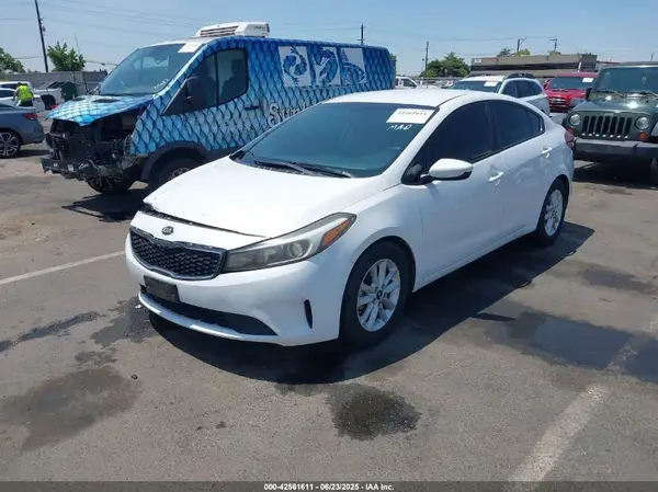 3KPFL4A78HE065900 2017 KIA FORTE - Image 2