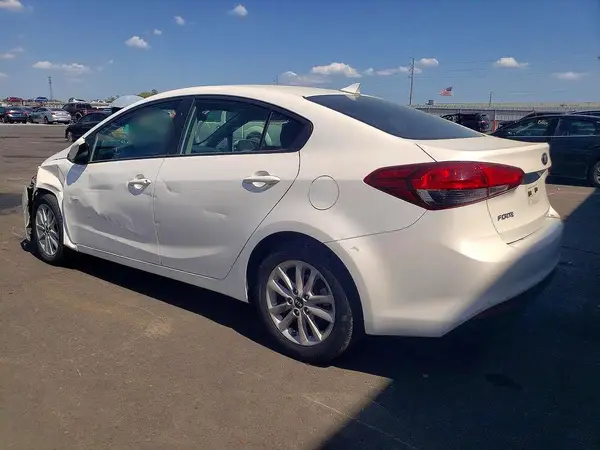 3KPFL4A78HE065914 2017 KIA FORTE - Image 2