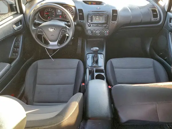 3KPFL4A78HE068831 2017 KIA FORTE - Image 8