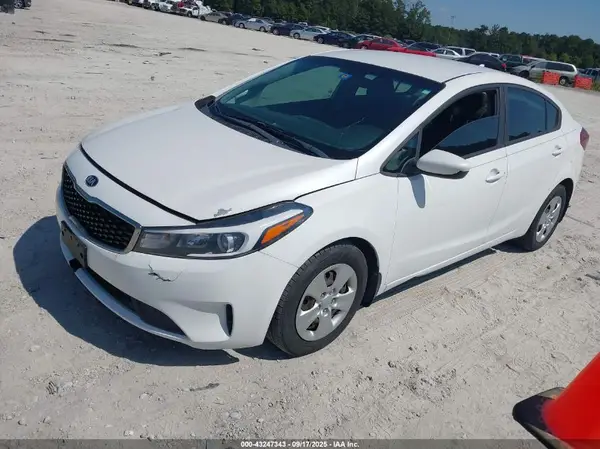 3KPFL4A78HE069591 2017 KIA FORTE - Image 2