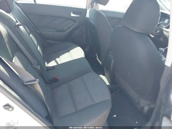 3KPFL4A78HE069591 2017 KIA FORTE - Image 8