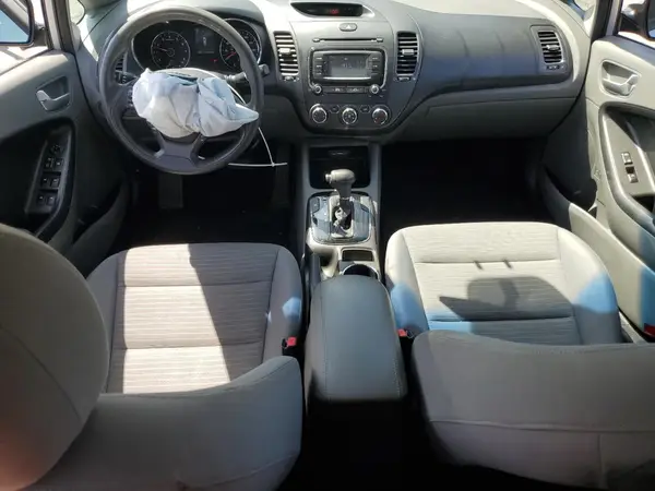 3KPFL4A78HE074466 2017 KIA FORTE - Image 8