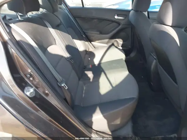 3KPFL4A78HE074550 2017 KIA FORTE - Image 8