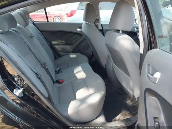 3KPFL4A78HE075276 2017 KIA FORTE - Image 8