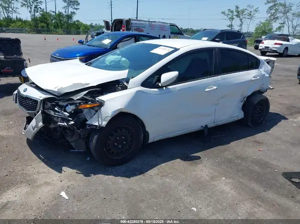 3KPFL4A78HE076458 2017 KIA FORTE - Image 2