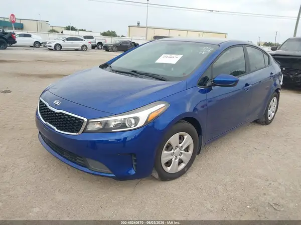 3KPFL4A78HE078100 2017 KIA FORTE - Image 2