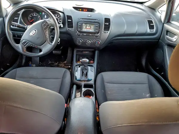3KPFL4A78HE080333 2017 KIA FORTE - Image 8