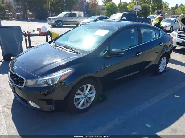 3KPFL4A78HE080591 2017 KIA FORTE - Image 2