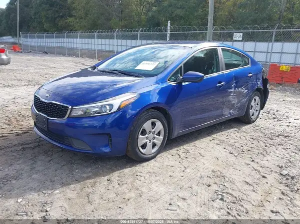 3KPFL4A78HE081837 2017 KIA FORTE - Image 2