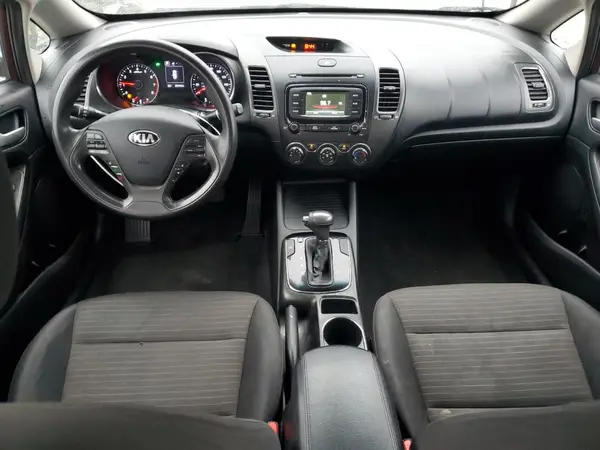 3KPFL4A78HE085452 2017 KIA FORTE - Image 8