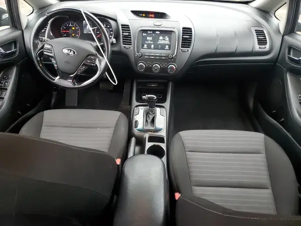 3KPFL4A78HE089629 2017 KIA FORTE - Image 8