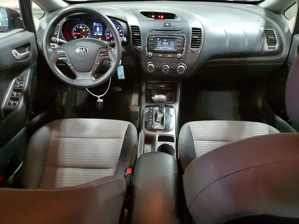 3KPFL4A78HE100953 2017 KIA FORTE - Image 8