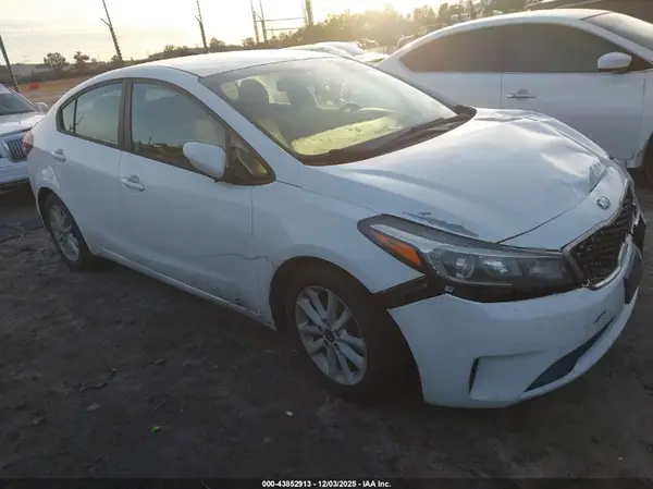 3KPFL4A78HE101231 2017 KIA FORTE - Image 1
