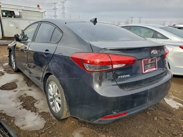 3KPFL4A78HE102850 2017 KIA FORTE - Image 2