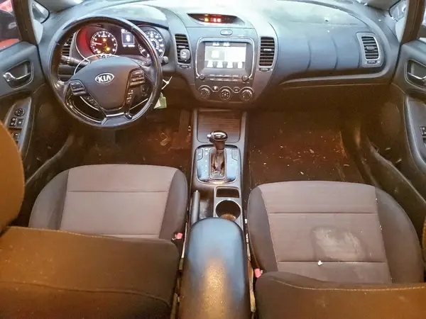 3KPFL4A78HE102850 2017 KIA FORTE - Image 8