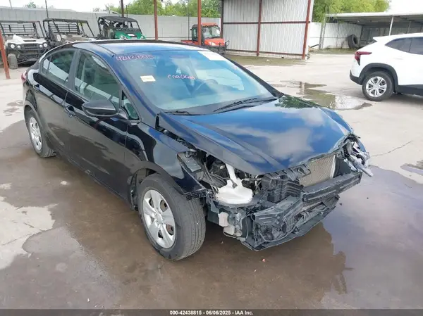 3KPFL4A78HE103125 2017 KIA FORTE - Image 1