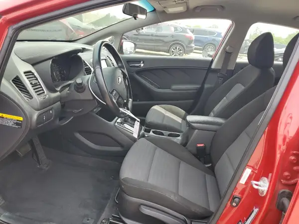 3KPFL4A78HE103738 2017 KIA FORTE - Image 8