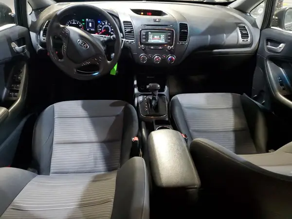 3KPFL4A78HE104937 2017 KIA FORTE - Image 8