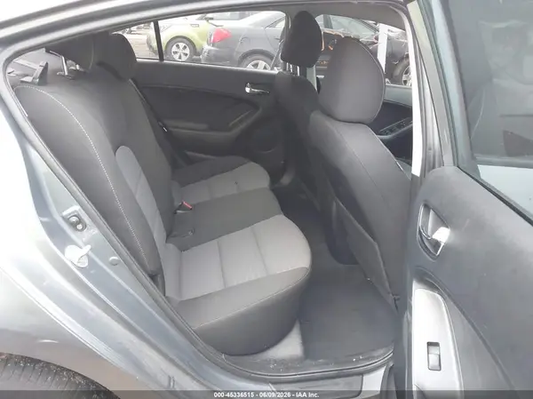 3KPFL4A78HE109149 2017 KIA FORTE - Image 8