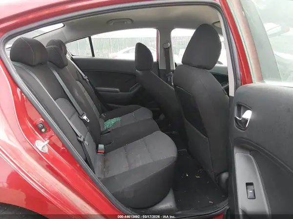 3KPFL4A78HE113332 2017 KIA FORTE - Image 8