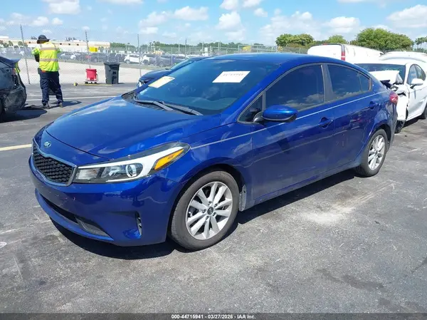3KPFL4A78HE114674 2017 KIA FORTE - Image 2