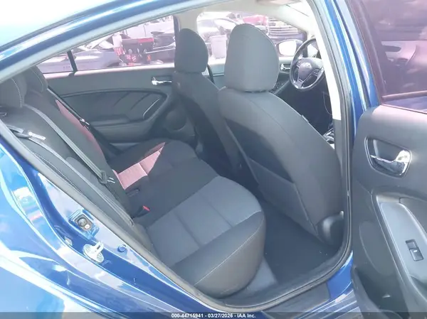 3KPFL4A78HE114674 2017 KIA FORTE - Image 8