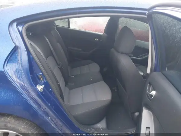 3KPFL4A78HE115243 2017 KIA FORTE - Image 8