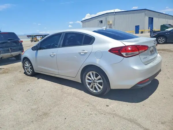 3KPFL4A78HE117963 2017 KIA FORTE - Image 2