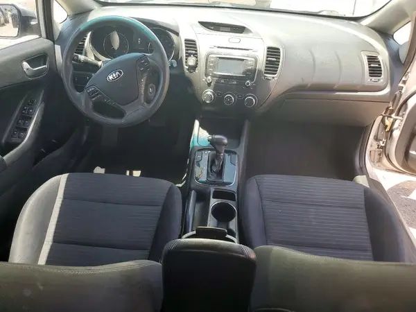 3KPFL4A78HE117963 2017 KIA FORTE - Image 8