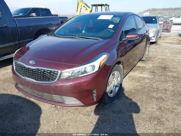 3KPFL4A78HE121236 2017 KIA FORTE - Image 2