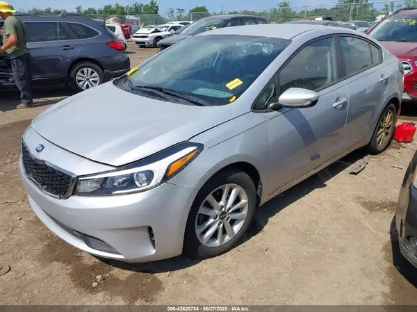 3KPFL4A78HE123004 2017 KIA FORTE - Image 2