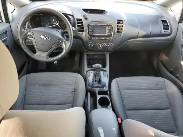 3KPFL4A78HE123018 2017 KIA FORTE - Image 8