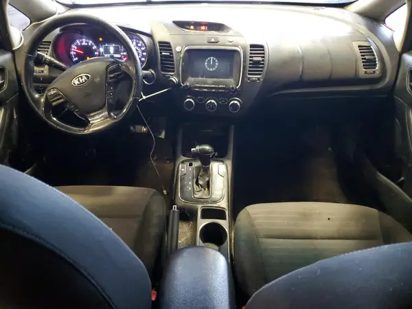 3KPFL4A78HE123066 2017 KIA FORTE - Image 8