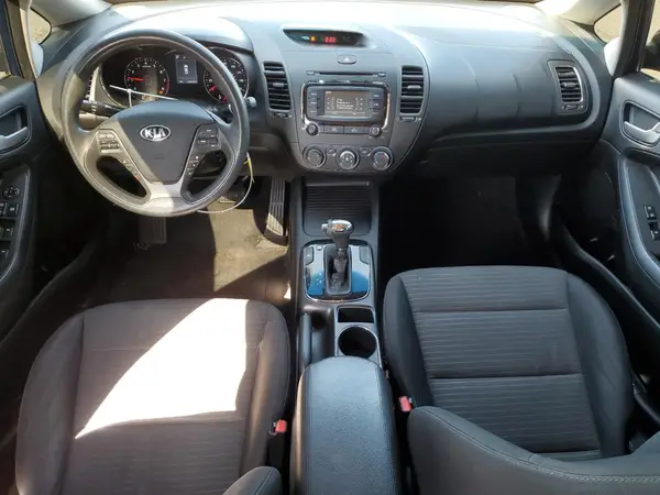 3KPFL4A78HE124556 2017 KIA FORTE - Image 8