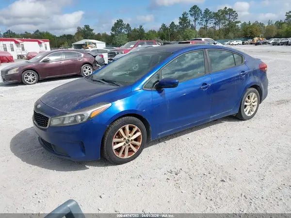 3KPFL4A78HE126095 2017 KIA FORTE - Image 2
