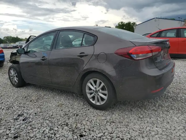 3KPFL4A78HE131099 2017 KIA FORTE - Image 2